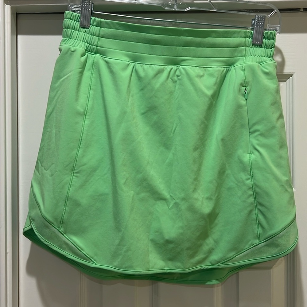 Lululemon Size 8 skirt